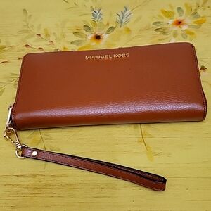 MK Zip around wallet